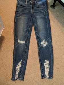 American Eagle Distressed Jegging Crop - size 4 regular - skinny jeans